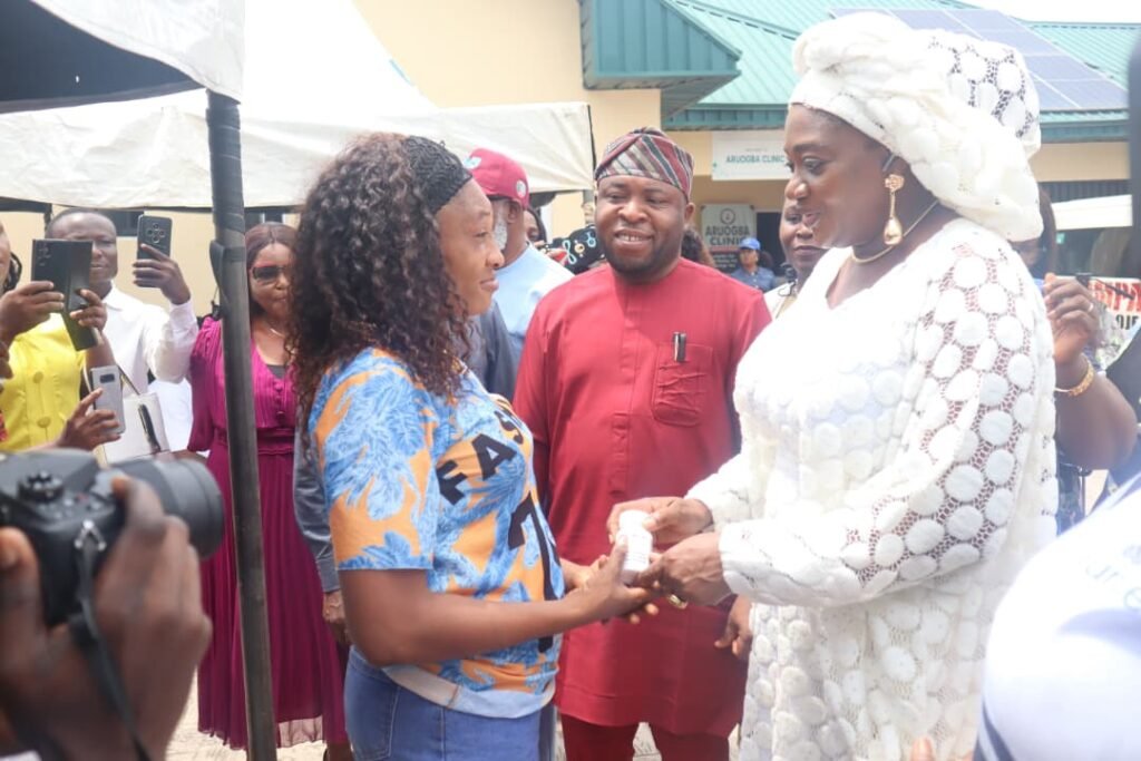 mms givento mothers at flag off